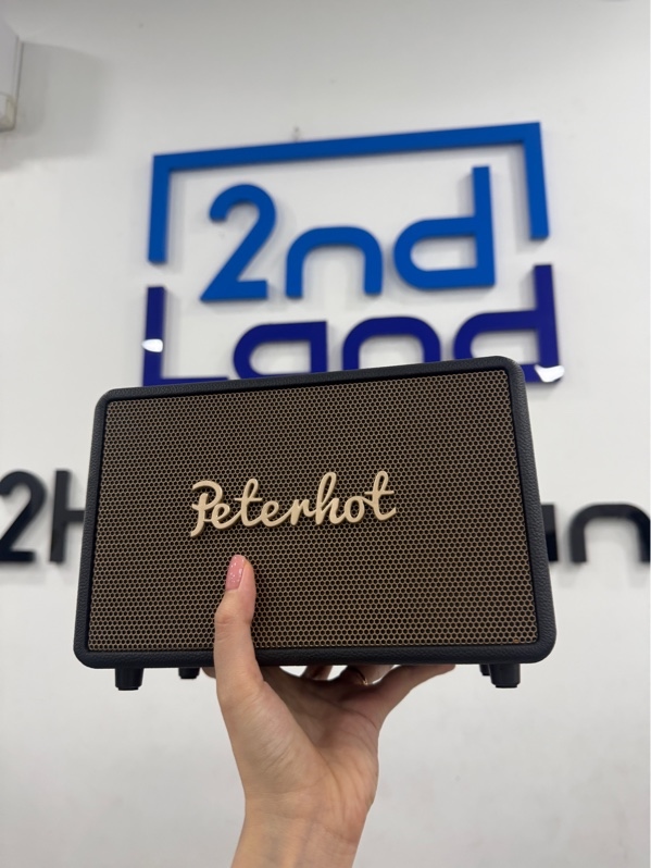Loa Karaoke mini PeterHot A108W - Màu đen - Ngoại hình 97% - Kèm Box , 2 mic trầy xước