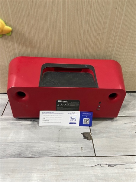 Loa Klipsch KMC3 - Màu đỏ - Ngoại hình: 97% - Không pin, bể chốt ốc nắp pin - Kèm sạc laptop + remote 2