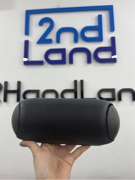 Loa LG Xboom PL7 - Màu đen - Ngoại hình xấu - mất nắp cao su che chở sạc - Body