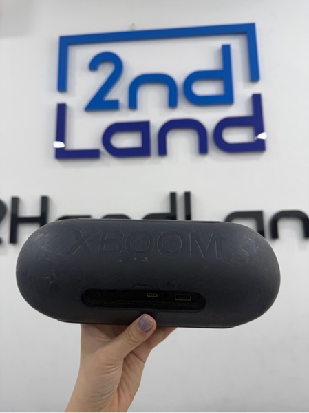 Loa LG Xboom PL7 - Màu đen - Ngoại hình xấu - mất nắp cao su che chở sạc - Body 2