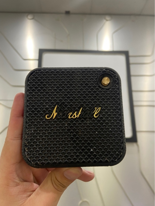 Loa Marshall Willen - Màu đen - Ngoại hình: 96% - Trầy, xước, cấn cạnh, móp bề mặt - Body