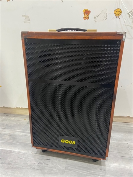 Loa QQ88 - Màu đen - Ngoại hình: 98% - Body - Kèm phụ kiện