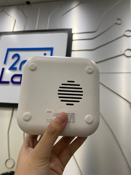 Loa Round X17 - Màu trắng - Ngoại hình: 98% - Rè nhẹ - Body 1