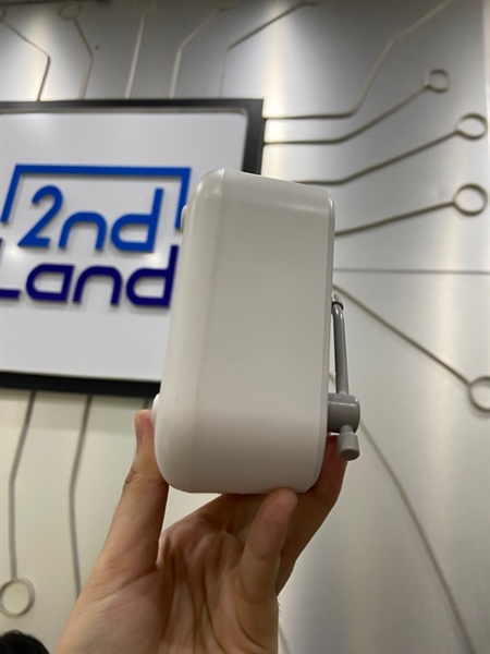 Loa Round X17 - Màu trắng - Ngoại hình: 98% - Rè nhẹ - Body 2