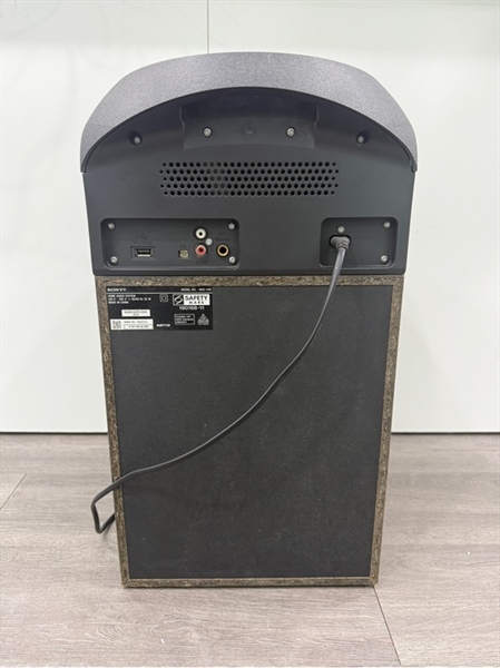 Loa Sony MHC-V02 - Màu đen - Ngoại hình 97% - Mất đế cao su , dính keo - Kèm remote 2