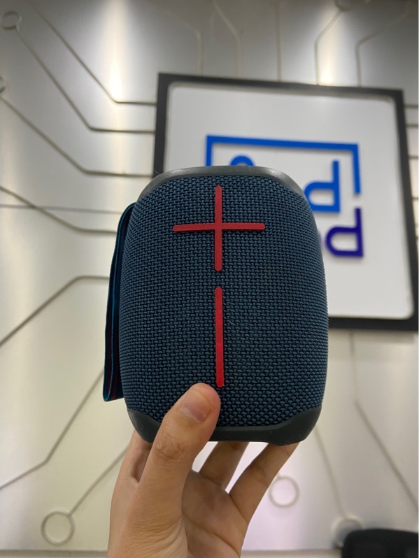 Loa Thunder P40 Mini - Màu đen - Ngoại hình: 97% - Âm lượng 100% nghe được 45phút - Body