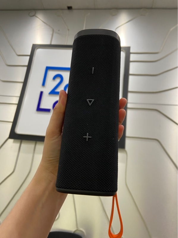 Loa Xiaomi Sound Outdoor - Màu đen - Ngoại hình: 98% - Body