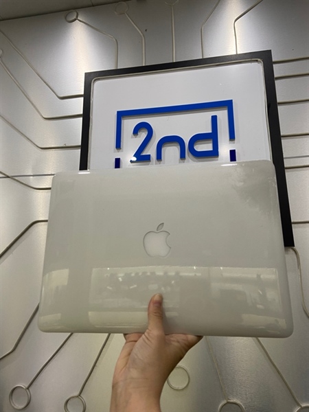 Macbook Air 13 inch 2015 - Intel Core i5 lõi kép - Ram 8/128GB - Pin bình thường - Màu bạc - Ngoại hình: 97% - Tróc sơn nặng, màn ám hồng, phản quang - Kèm sạc