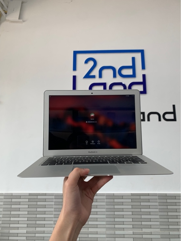 Macbook Air 13 inch 2017 - Core i5 - Ram 8GB/128GB - Màu bạc - Pin bình thường - Ngoại hình: 97% - Cấn góc - Kèm sạc