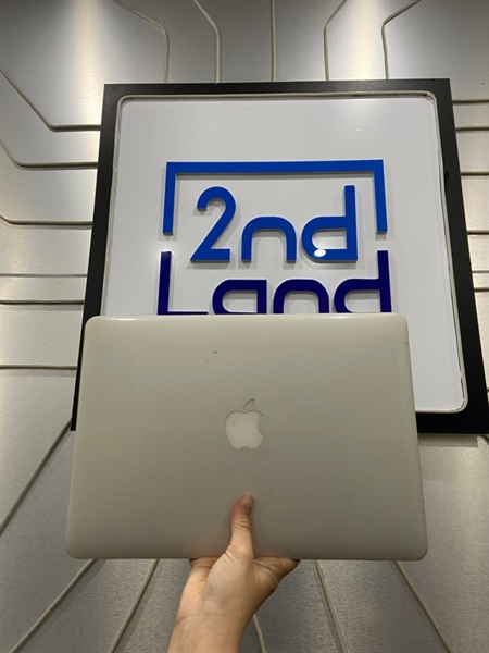 Macbook Air 13 inch 2017 - i5 lõi kép - 8/256GB - Pin bình thường - Chu kì sạc 128 lần - Màu bạc - Ngoại hình: 97% - Kèm sạc