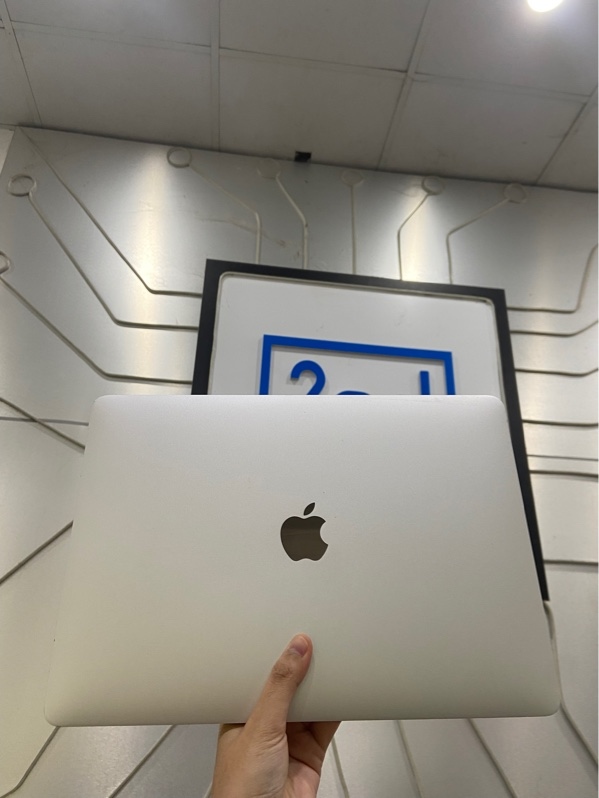 MacBook Air 13 inch 2018 - Intel Core i5 lõi kép - Ram 8/256GB - Màu bạc - Ngoại hình: 97% - Màn ám hồng - Kèm Box + sạc