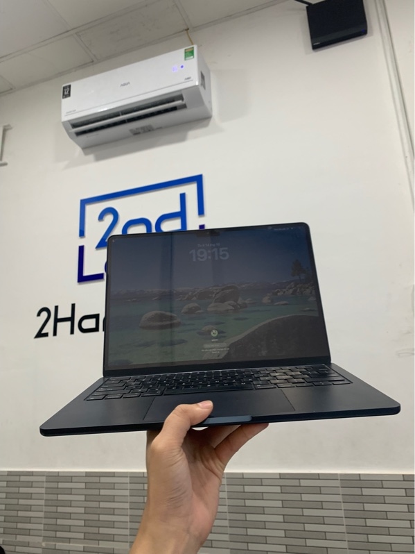 MacBook Air 13 inch 2022 M2 - RAM 16GB / SSD 256GB - Màu xanh - Pin 96% chu kỳ sạc 66 lần - Ngoại hình: 98% - Fullbox
