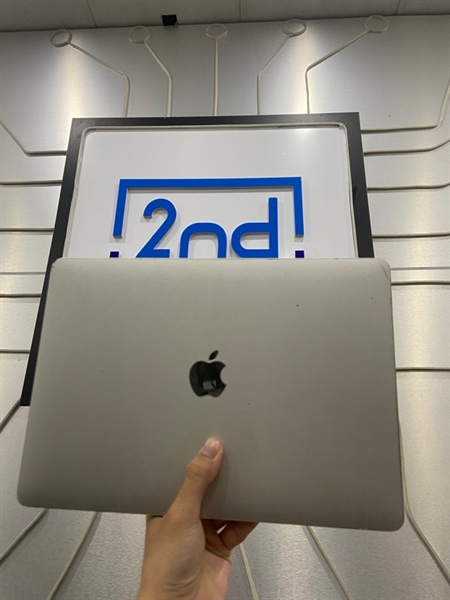 Macbook Air 13 inch M1 - Ram 16/251 SSD - Pin 82% - Chu kỳ sạc 532 - Màu xám - Ngoại hình: 97% - Màn ám - Body - Kèm sạc