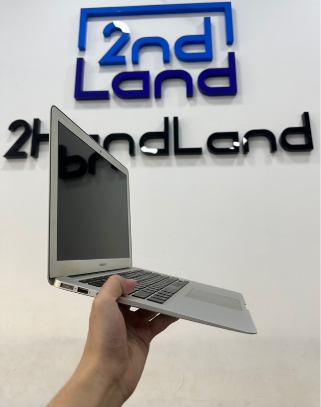Macbook Air 13inch 2017 - i5 - Ram 8/128GB - Pin bình thường - Màu bạc - Ngoại hình 96% - Trầy ố theo thời gian sử dụng, màn ám - Kèm sạc