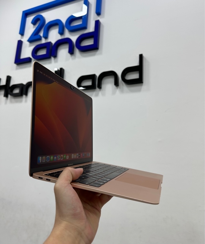 Macbook Air 13inch 2018 - i5 8/128GB - Pin bình thường - Màu hồng - Ngoại hình 97% - Trầy cấn ám stiker, lờn phím mũi tên đi lên nhẹ - Kèm sạc