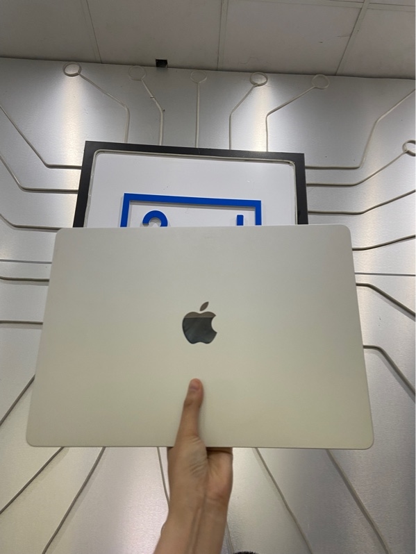 Macbook Air (15 inch,M4, 2025) - Chip Apple M4 - Ram24/512GB - Pin 92% - Màu bạc - Ngoại hình: 98% - Kèm Box + sạc
