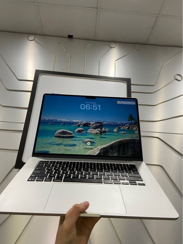 Macbook Air (15 inch,M4, 2025) - Chip Apple M4 - Ram24/512GB - Pin 92% - Màu bạc - Ngoại hình: 98% - Kèm Box + sạc