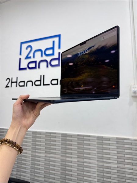 Macbook Air 15inch 2023 M2 - 8/512GB - Màu xanh - Pin 98% chu kì sạc 120 lần - Ngoại hình 98% - Màn in phím, phím Ý - Body, kèm sạc 2