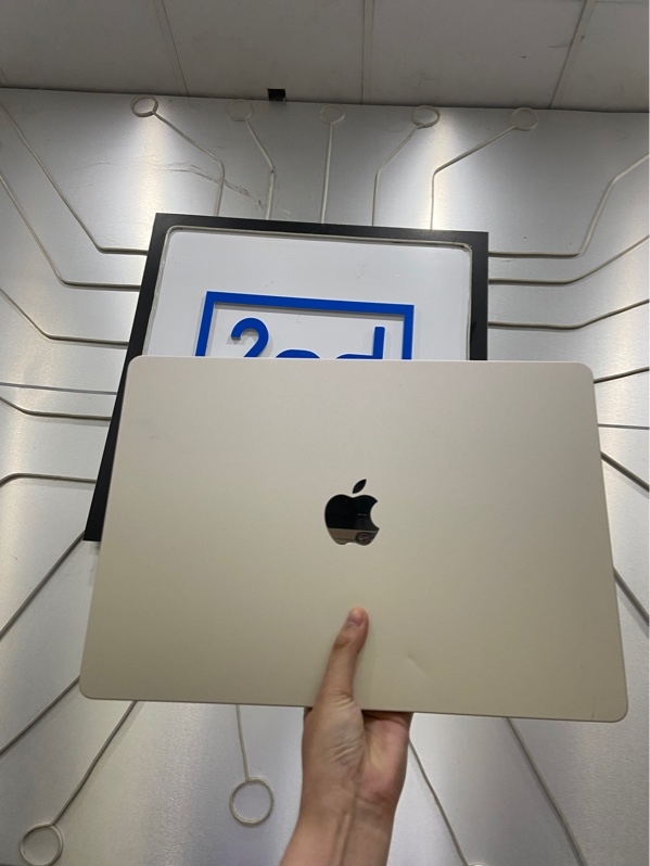 Macbook Air 15inch M4 2025 - 16/256GB - Pin 91% - Màu starlight - Ngoại hình: 97% - Trầy cấn khá nhiều mặt A - Kèm sạc