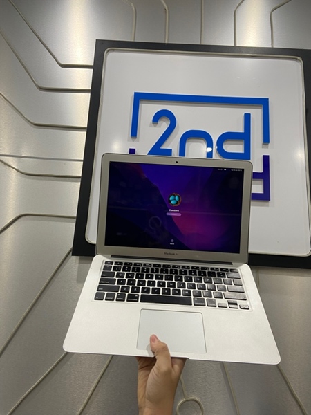 Macbook Air 2017 - 13 inch - i5 Dual-Core - Ram 8/128GB - Pin 100% thay new - Màu bạc - Ngoại hình: 97% - Body - Kèm sạc 1