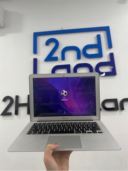 Macbook Air 2017 - 13 inch - Intel core i5 lõi kép - 8/128GB - Màu bạc - Pin thay new - Ngoại hình 96% - Cấn góc nhiều chỗ , chỗ chân sạc gỉ , màn phản quang , màn ám hồng nhẹ - Kèm sạc 2