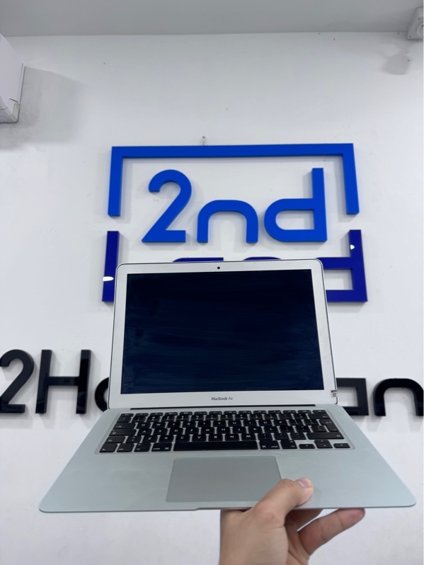 Macbook Air 2017 - 13inch - intel core i5 lõi kép - card intel HD Graphics 6000 - 8/128GB - Pin bình thường, chu kỳ 59 - Ngoại hình 97 - Trầy xước, mất đệm cao su, màn ám vàng viền - Kèm sạc