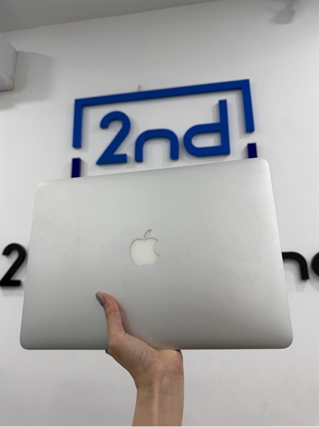 Macbook Air 2017 - 8/256GB - Phím Hàn - Màu bạc - Pin bảo trì - Ngoại hình 97% - Kèm sạc