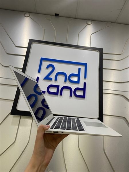 Macbook Air 2017 - i5 Ram 8/128GB - Pin sạc 5XX lần - Màu bạc - Ngoại hình: 97% - Màn ám viền đen nhẹ, 1 chấm phản quang - Kèm sạc zin 2