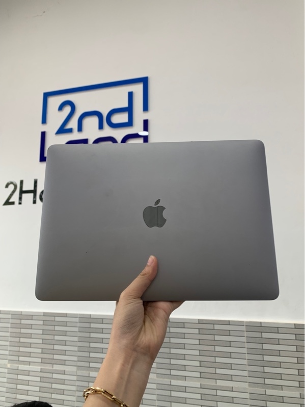 Macbook Air 2019 - 13 icnh - Core i5 - 8GB/128GB - Màu xám - Pin bình thường sạc 159 lần - Ngoại hình: 96% - Cấn 1 góc, trầy body - Kèm sạc