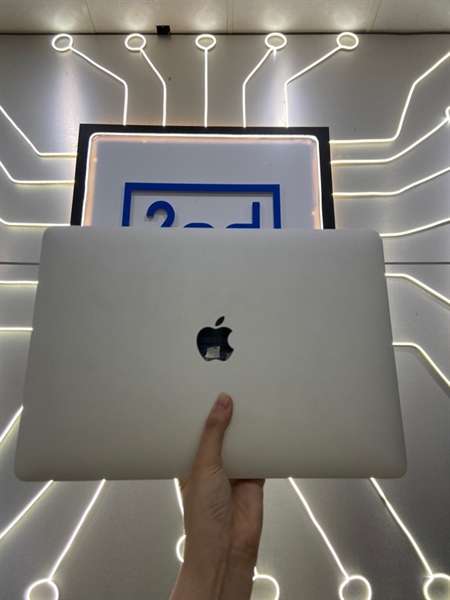 MacBook Air 2020 - Chip i5 - Ram 8/512GB - Pin bình thường - Chu kì sạc 275 lần - layout nhật - Màu bạc - Ngoại hình: 97.5% - Màn 1 hạt bụi trong - Kèm sạc 0