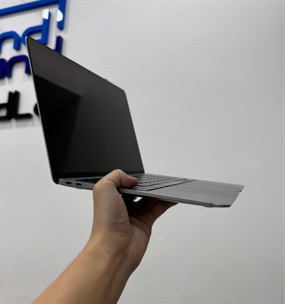 Macbook Air 2020 - Chip M1 - Ram 16/256GB - MacOS 15.3.1 - Pin bảo trì - Màu bạc - Ngoại hình 96% - máy trầy cấn - Kèm sạc 2