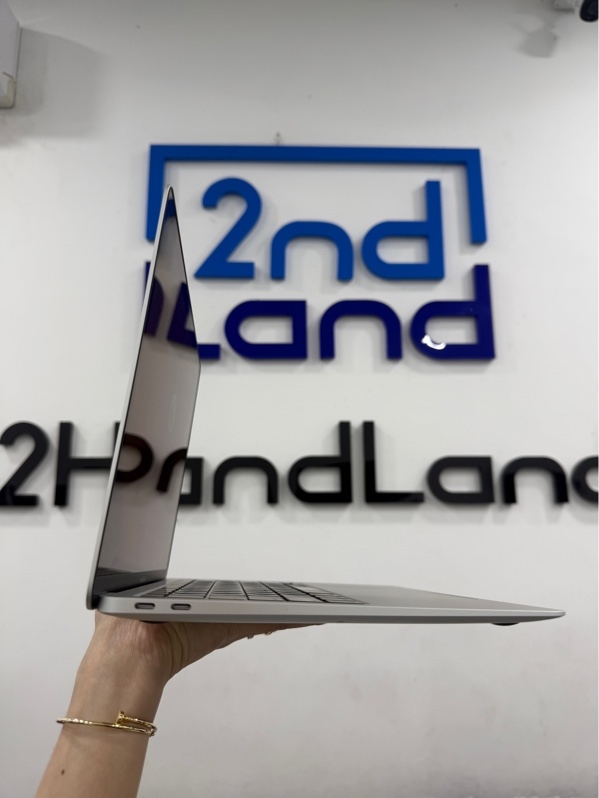 Macbook Air - chip M1 - 8/256gb - Màu bạc - Pin 95% chu kì 93 - Ngoại hình 98% - Màn hồng , phím mòn , cấn góc - Kèm sạc