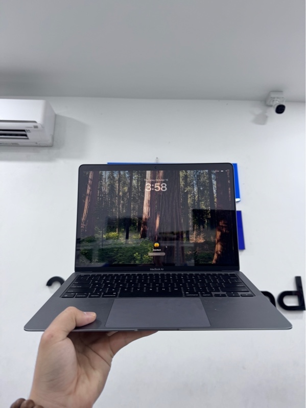 Macbook Air M1 - 13.3 inch - 8/256GB - Màu xám - Pin 93% - Ngoại hình 97% - Màn ám hồng, hở sáng nhẹ, cấn góc - Kèm sạc