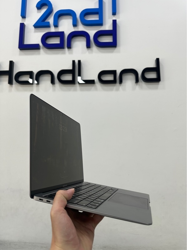 Macbook Air M1 2020 13.3inch - Chip Apple M1 - Ram 8/256GB - macOS 15.6.1 - Pin 82% - Màu bạc - Ngoại hình 97% - màn bụi trong - Kèm sạc