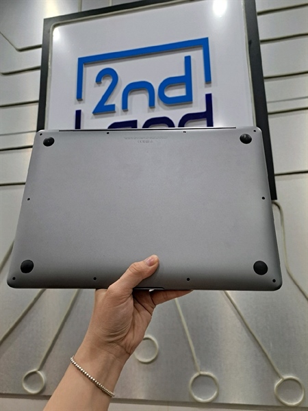 Macbook Air M1 2020 13.3inch - Mac OS 14.5 - Ram 16/256GB - Pin bình thường - Màu bạc - Ngoại hình: 97% - Kèm sạc 2