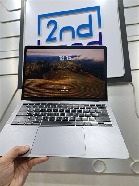 Macbook Air M1 2020 13.3inch - Mac OS 14.5 - Ram 16/256GB - Pin bình thường - Màu bạc - Ngoại hình: 97% - Màn ám hồng nhẹ, phím lún nhẹ - Kèm sạc