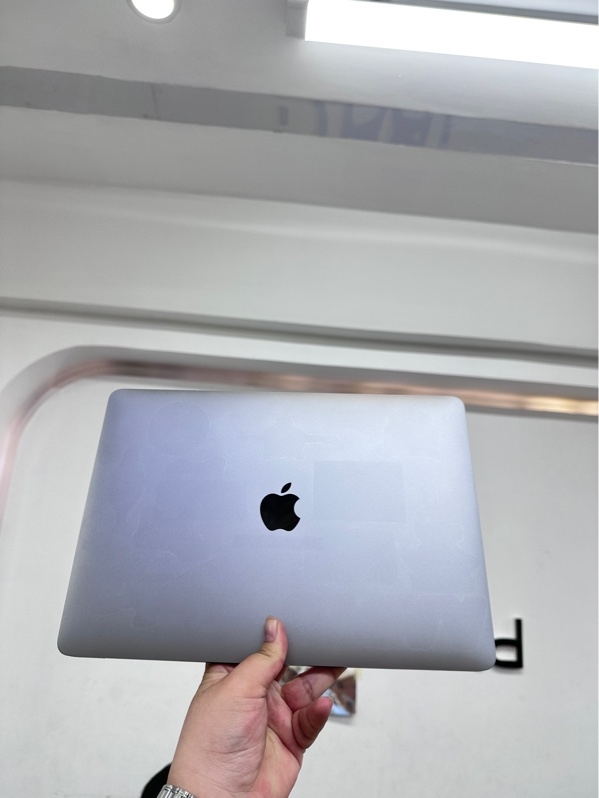 Macbook air m1 2020 13 inch - 8/256gb - Màu bạc - Pin 88% - Ngoại hình 97% - Kèm sạc