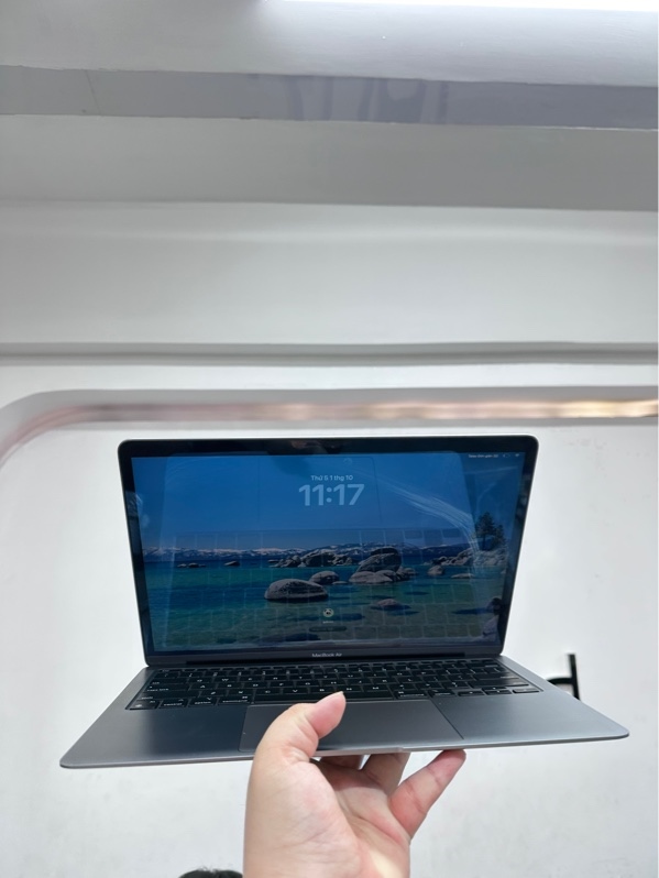 Macbook air m1 2020 13 inch - 8/256gb - Màu bạc - Pin 88% - Ngoại hình 97% - Kèm sạc