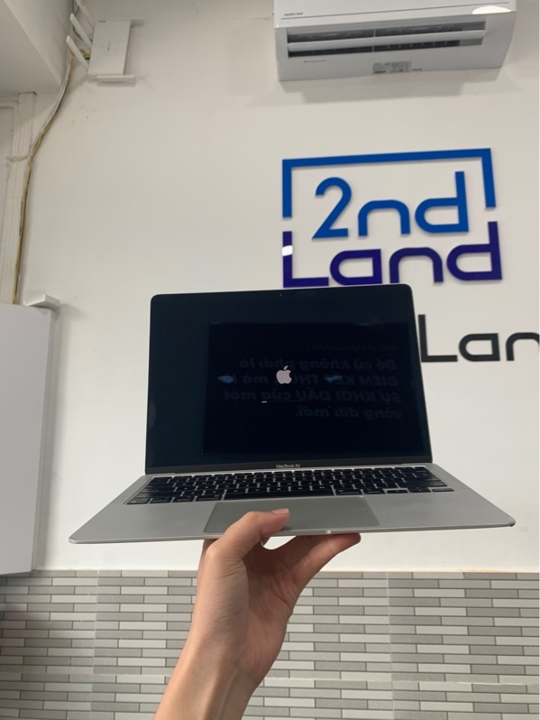 Macbook Air M1 2020 - 13 inch - 8GB/256GB - Màu bạc - Pin 90% chu kì sạc 271 lần - Ngoại hình: 97% - Màn trầy, ám hồng cấn 4 góc - Kèm sạc
