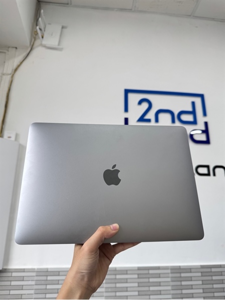 Macbook Air M1 2020 - 13inch - 8/256GB - Màu bạc - Pin 88% chu kì sạc 554 lần - Ngoại hình 97% - Trầy mặt C - Fullbox