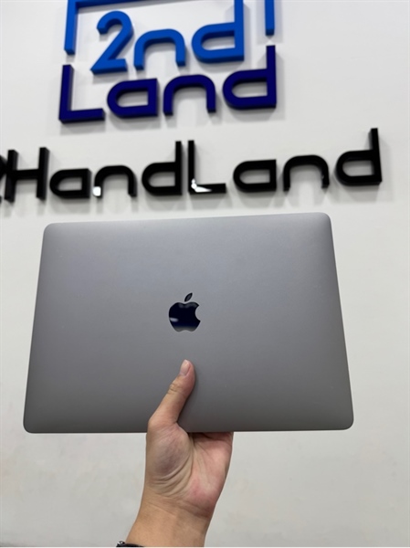 Macbook Air M1 2020 13inch - Ram 8/256GB - Pin 95% - Màu xám - Ngoại hình 97% - Màn bụi trong, trầy cấn - Kèm sạc