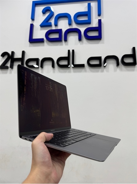 Macbook Air M1 2020 13inch - Ram 8/256GB - Pin 95% - Màu xám - Ngoại hình 97% - Màn bụi trong, trầy cấn - Kèm sạc