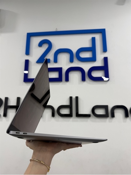 Macbook Air M1 2020 - 8/256gb - Màu xám - Pin 87% - Ngoại hình 97% - Mòn phím , cấn góc , màn ám viền nhẹ - Kèm sạc 1