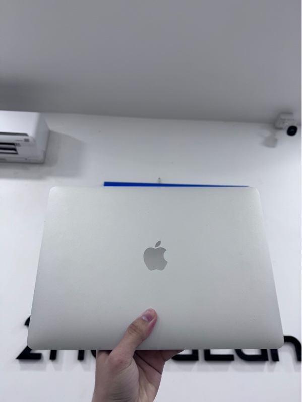Macbook Air M1 2020 - Apple M1 - 8/256GB - Màu bạc - Ngoại hình 97% - Màn ám hồng - Kèm sạc