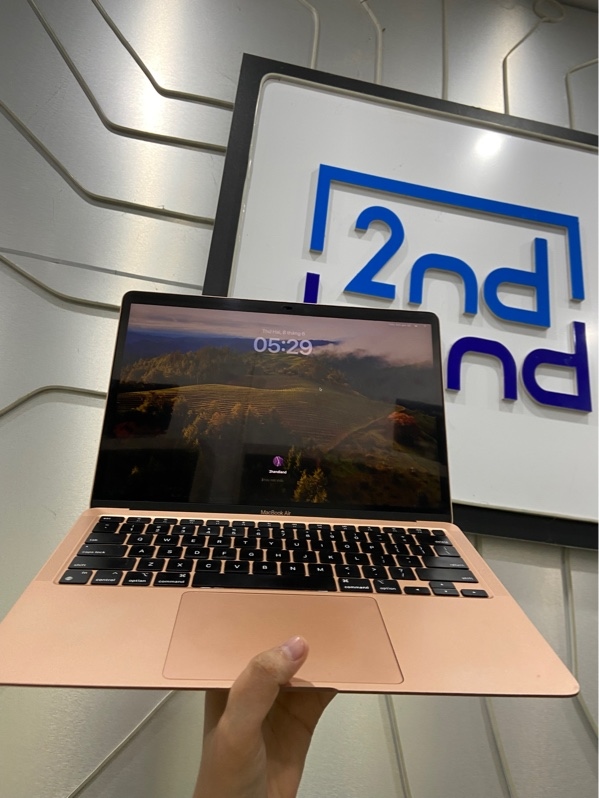 MacBook Air M1 2020 - Chip Apple M1 - Ram 8/256GB - Pin 83% - Chu kì sạc 505 lần - Màu hồng - Ngoại hình: 97.5% - Kèm sạc