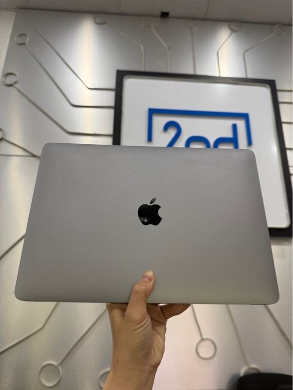 Macbook Air M1 2020 - Ram 8/256GB - Pin 84% - Màu xám - Ngoại hình: 97% - Màn ám hồng, dán màn - Kèm sạc