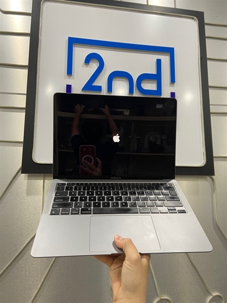 Macbook Air M1 2020 - Ram 8/256GB SSD - Pin 87% - Chu kì sạc 277 - Màu xám - Ngoại hình: 98% - Kèm sạc 1