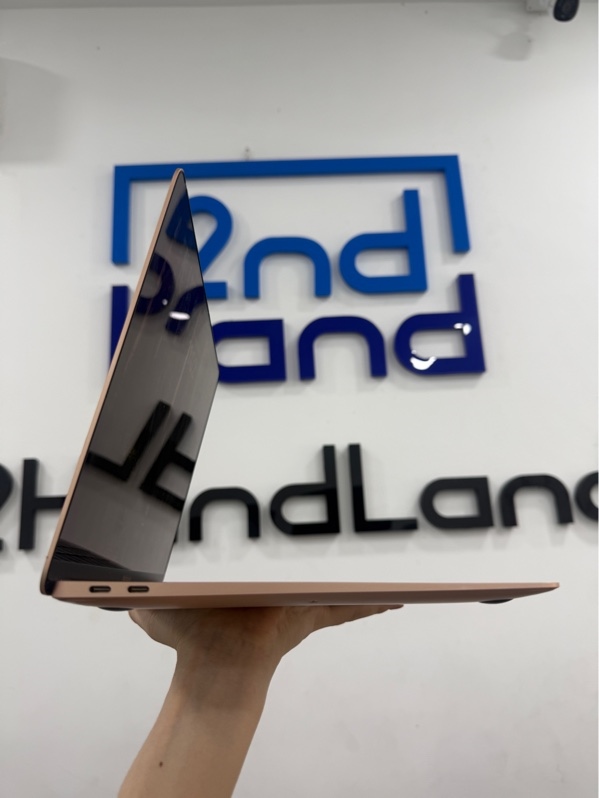 Macbook Air M1 - 8/512GB - Màu hồng - Pin 88% chu kì 215 - Ngoại hình 97% - màn chết nhiều pixel, viền màn ám xanh, cao su màn nứt, bể, loa rè, phím mòn , cấn nhiều, trầy - Kèm sạc