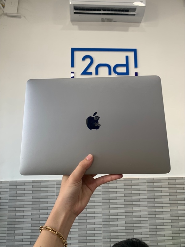 Macbook Air M1 - 8GB/256GB - Màu xám - Ngoại hình: 99% - Fullbox