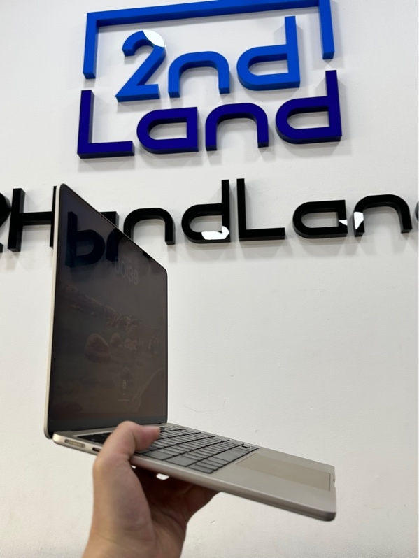 Macbook Air M2 13.6inch - Ram 8/256GB - Pin 83% - Màu starlight - Ngoại hình 97% - Kèm box + Sạc